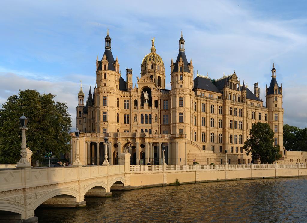 Hotel Pension Schwerin-Haus Schreiber Schwerin  Exterior foto