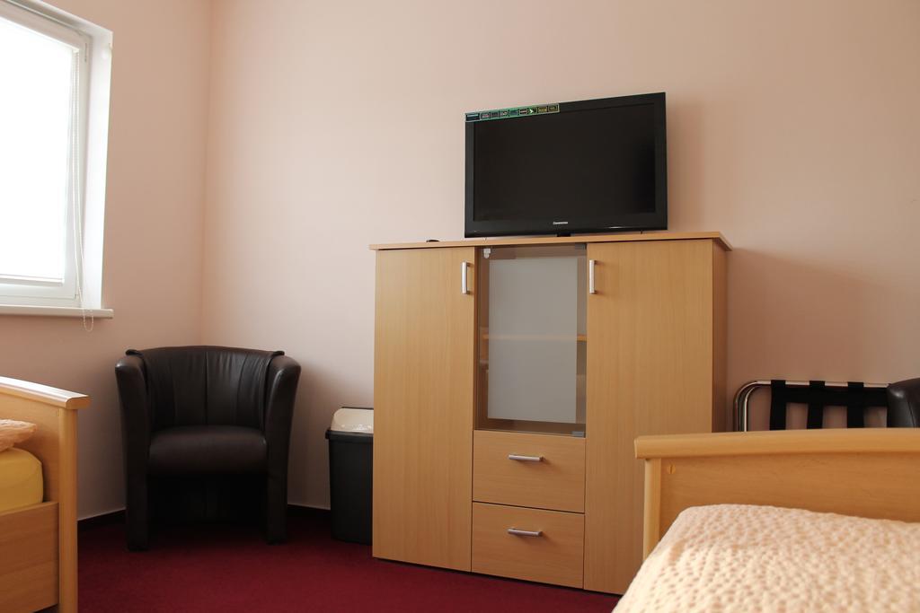 Hotel Pension Schwerin-Haus Schreiber Schwerin  Habitación foto