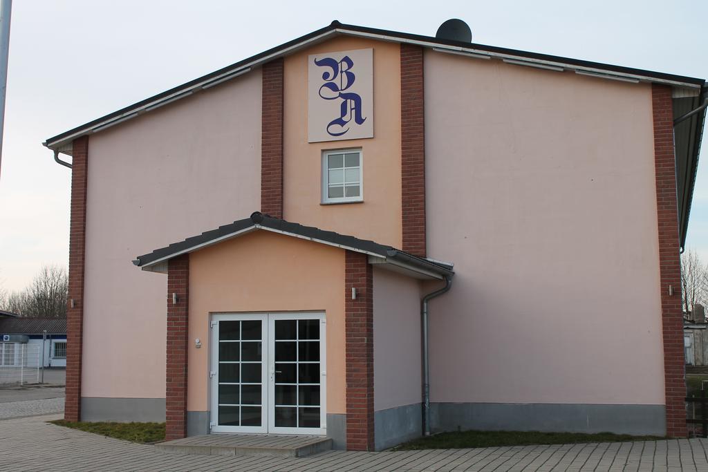 Hotel Pension Schwerin-Haus Schreiber Schwerin  Exterior foto